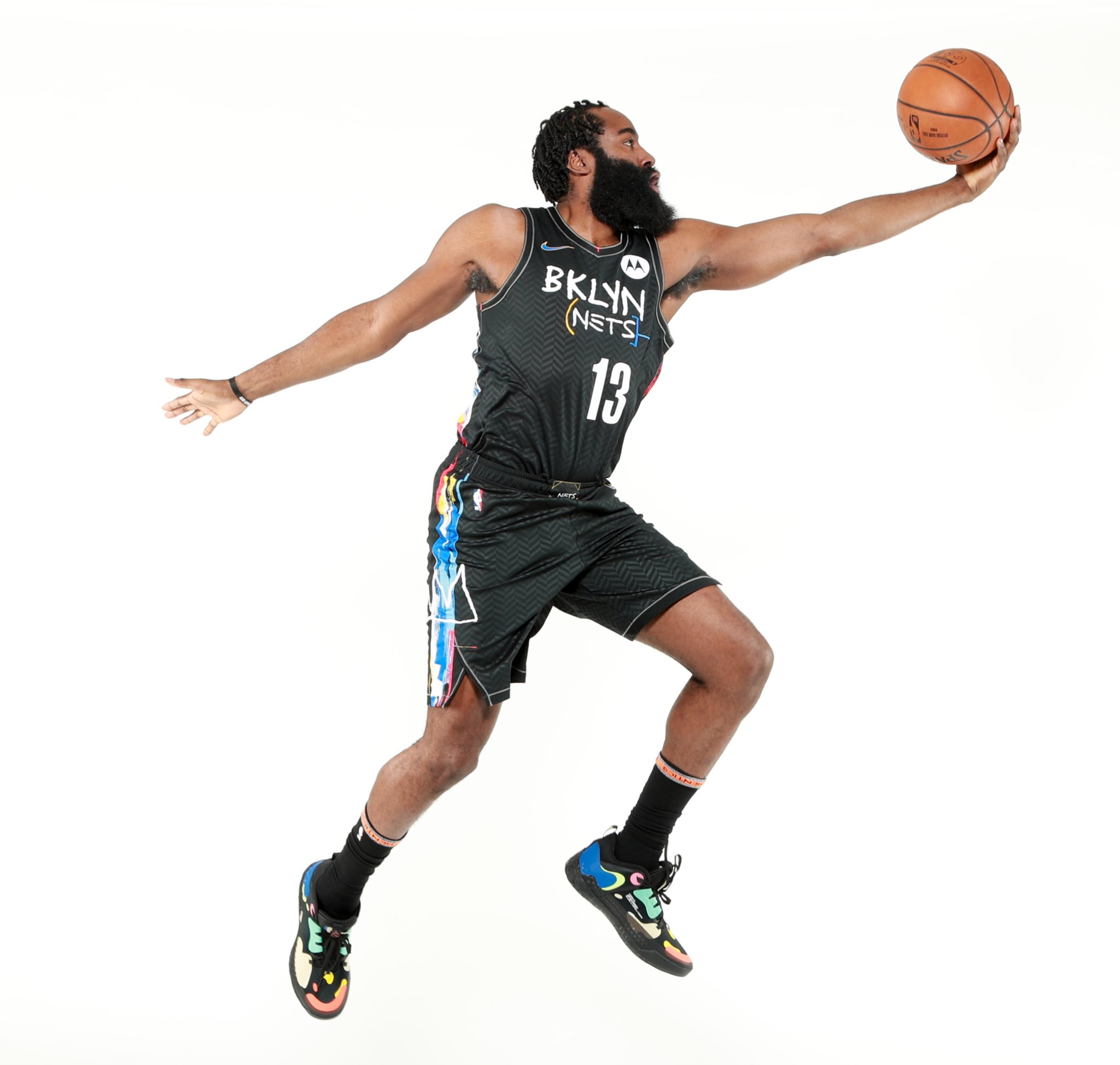 鹈鹕双核发力豪取胜利（鹈鹕双星爆发强势取胜）