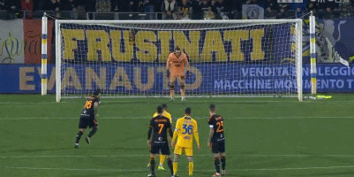 C罗：国家队没有谁是不可撼动的；球迷嘘我会帮我队友减轻压力