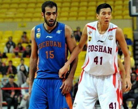 赫夫赛季第7次单场4+盖帽领跑全联盟，文班&斯图尔特5次（赫夫7次单场4+封盖领跑联盟，文班与斯图尔特各5次）